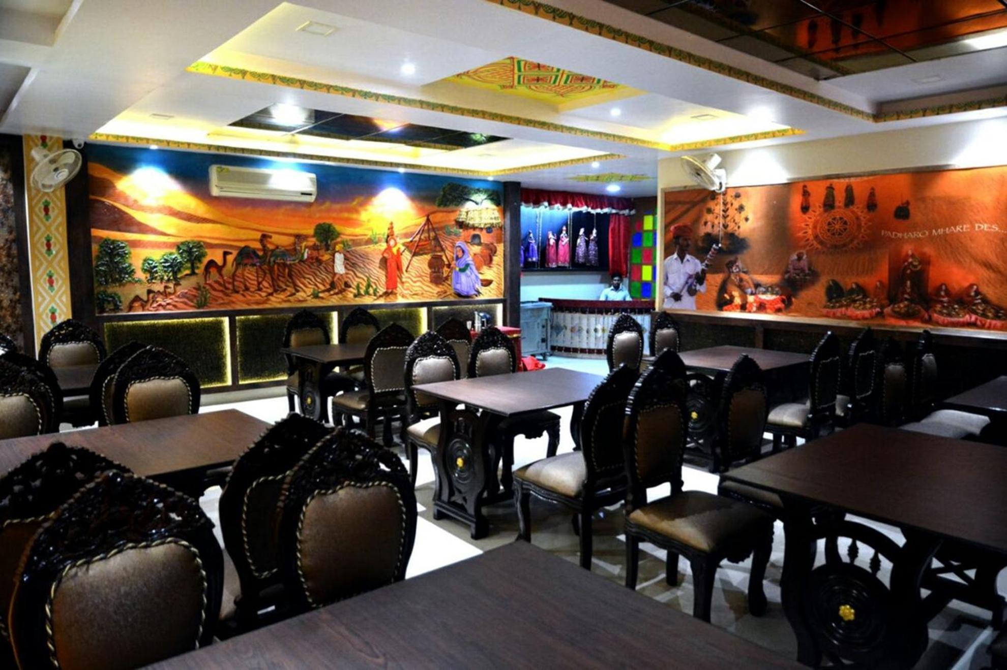 ורנאסי Royal Guest House מראה חיצוני תמונה